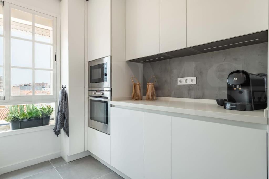 Sunlit & Fresh Apartment - Center By Rems Malaga Ngoại thất bức ảnh